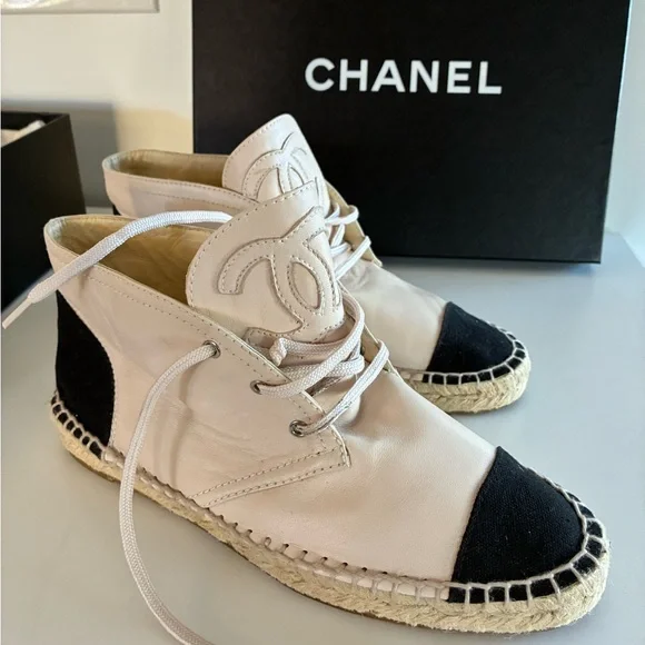 CHANEL Women's Cream and Black Ankle Boots Espadrilles Leather With Box Sz 38 - Picture 4 of 8